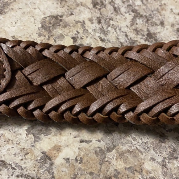 Brown woven belt, size 10. - Picture 4 of 8